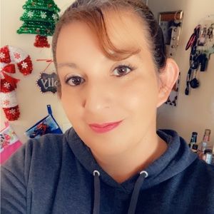 Meet your Posher, Alicia